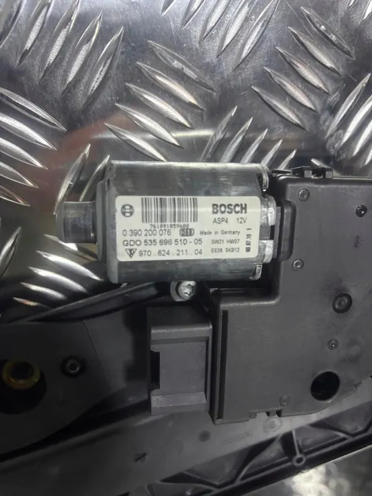 Techo solar Porsche Panamera OEM 97062421108 Completo image 4