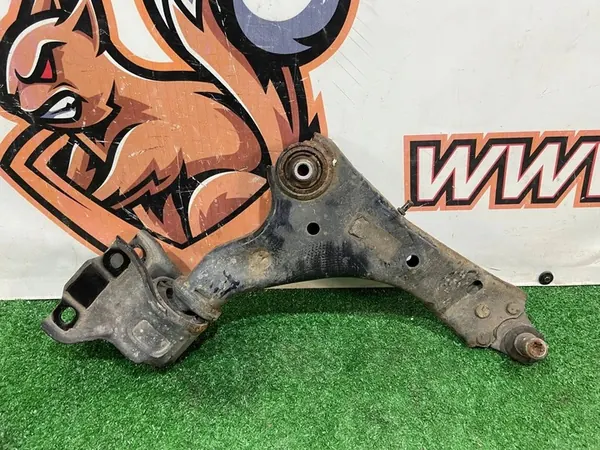 Lower Front Right Control Arm Land Rover Discovery Sport L550 image 2