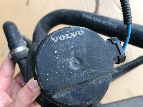 Toissijainen ilmapumppu Volvo S40 V40 image 3