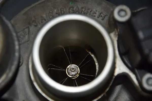 Turbocharger ALFA ROMEO GIULIETTA 2012 OEM 55231115 image 4