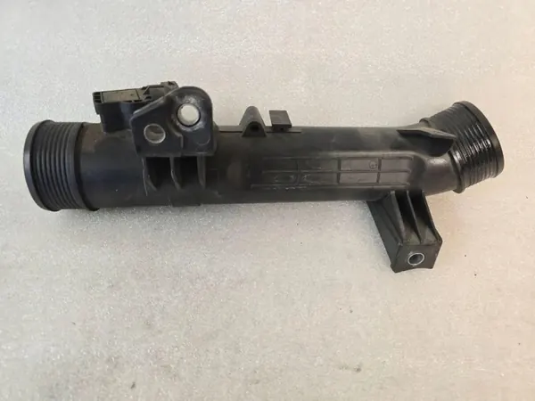 Volvo Intercoolerrör OEM 31422153 - Begagnad image 3