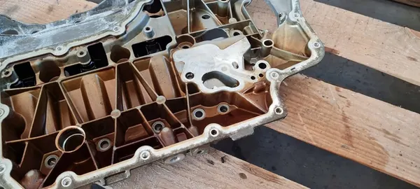 Audi Q5 2.0 TFSI Oljetank image 8