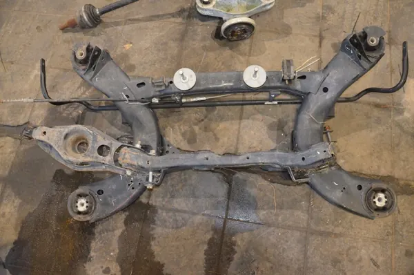 OEM 68339956AB Traîneau Arrière pour Dodge Challenger 15+ image 2