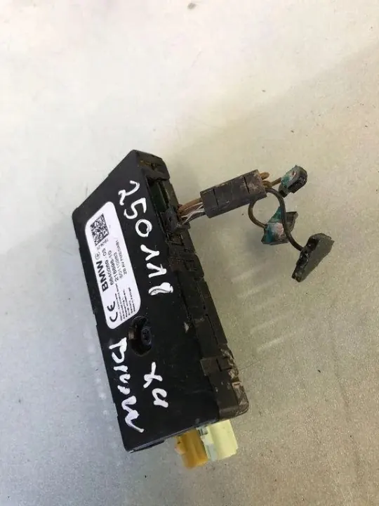 BMW OEM 684026903 Antennförstärkare - Begagnad image 3