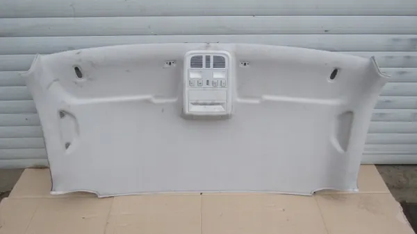 Peça OEM VW T6.1 PODSUFITKA - Estado usado image 2