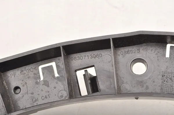 CITROEN C4 III Vänster Framskärmsstöd 9830713080 image 4