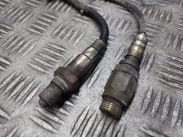 Sensor Lambda para Volkswagen Polo IV 1.2 12V OEM 03C906262 image 2