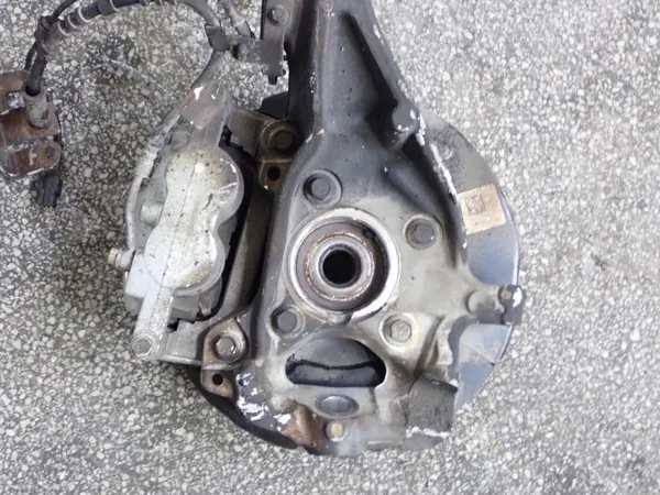OEM MB3C-3K171-EB Moyeu Avant Gauche 4x4 Occasion image 5