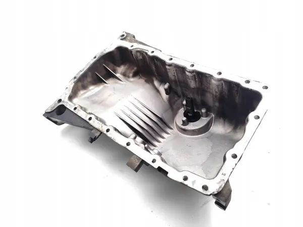 Audi A4 Oljetank 1.9 TDI Diesel 2004 06B103603A image 4