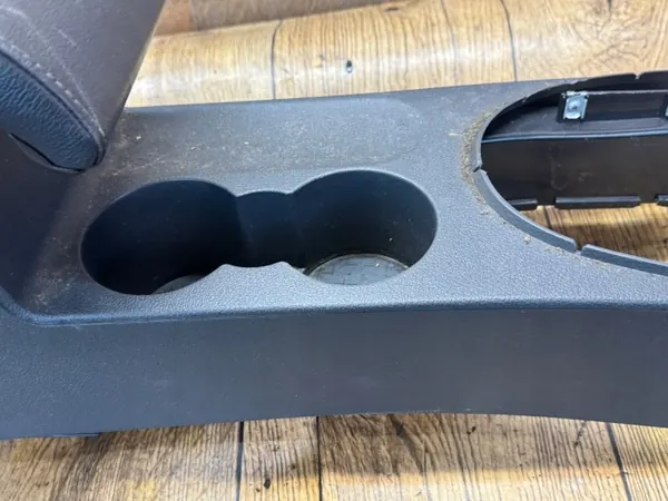 Accoudoir cuir OEM pour Touran - Tunnel central image 3