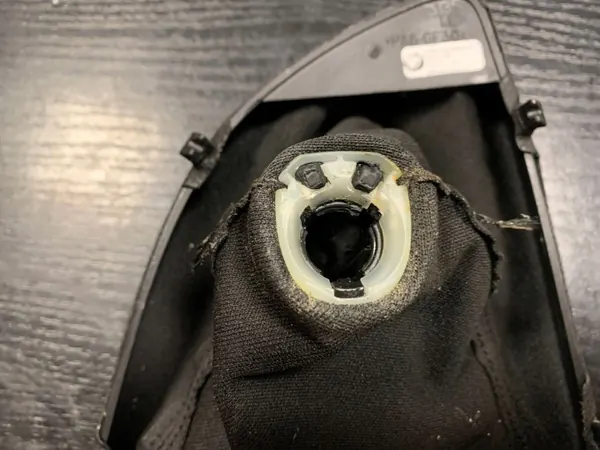 BMW Växelspaksknopp OEM 7570506 för 1-serien E81/E87 image 3