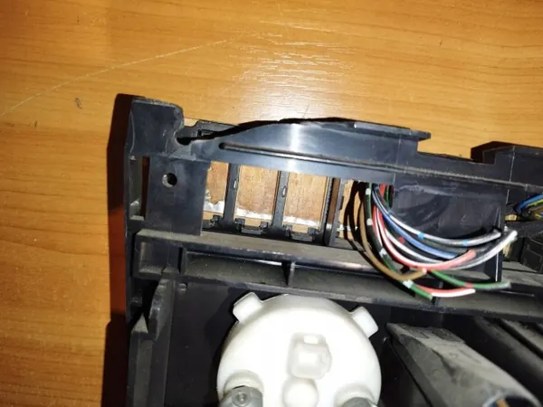 Radio con panel AC OEM 0038203186 para Mercedes W124/W140 image 4
