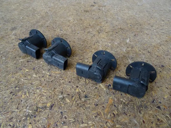 AUDI A6 C5 PDC Sensor Fäste 4B0919275 4B0919289 4B0919290 image 2