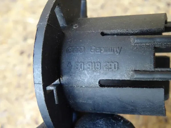 AUDI A6 C5 PDC Sensor Fäste 4B0919275 4B0919289 4B0919290 image 4