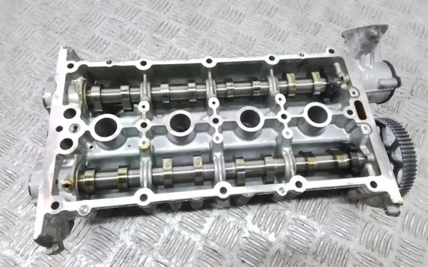 VW Nockenfolgerabdeckung OEM 04E103475BQ - Gebraucht image 2