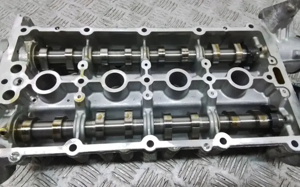 VW Nockenfolgerabdeckung OEM 04E103475BQ - Gebraucht image 4