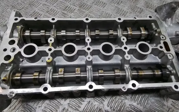 VW Nockenfolgerabdeckung OEM 04E103475BQ - Gebraucht image 5