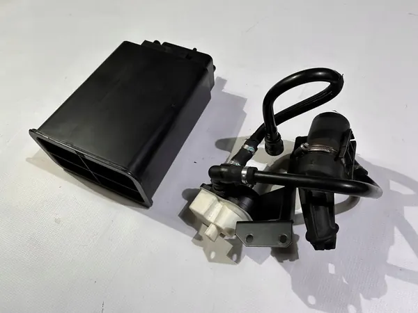 Filtre à charbon vapeur de carburant Maserati GranTurismo 2008+ OEM 220074 image 4