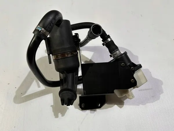 Filtre à charbon vapeur de carburant Maserati GranTurismo 2008+ OEM 220074 image 9