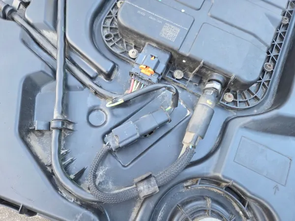 AdBlue-säiliö OEM 9810883580 Citroen C3 III 2016 image 6