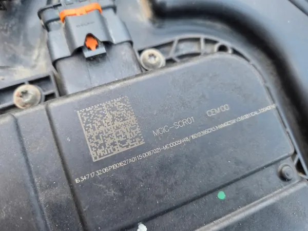 AdBlue-säiliö OEM 9810883580 Citroen C3 III 2016 image 8