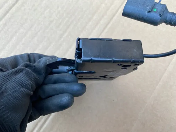Audi A4 B9 A5 8W Verrou Capot Avant OEM 8W0823509B image 8