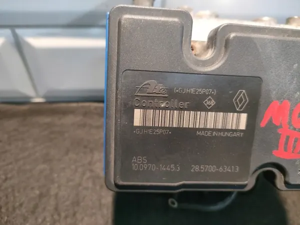 Renault Megane 3 ABS-pumppu OEM 476606747R--A Käytetty image 3