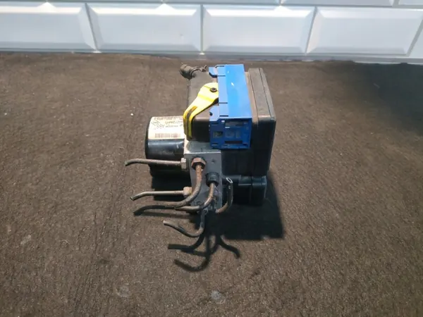 Renault Megane 3 ABS-pumppu OEM 476606747R--A Käytetty image 6