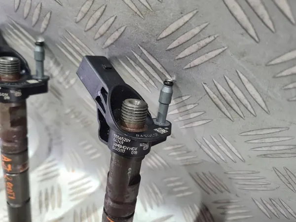 Inyectores 2.0 CDTI A20DTR Biturbo Astra J Insignia A Zafira C image 2