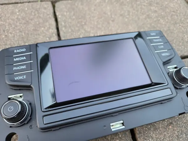 VW Golf VII navigatiescherm OEM 5G0919605D Alpine image 3