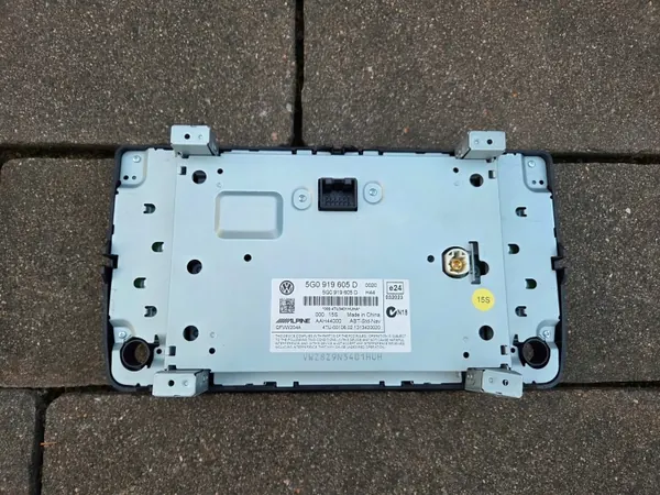 VW Golf VII navigatiescherm OEM 5G0919605D Alpine image 6
