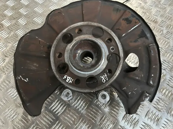 Mercedes-Benz S W222 Moyeu roue arrière OEM 2220306 image 3