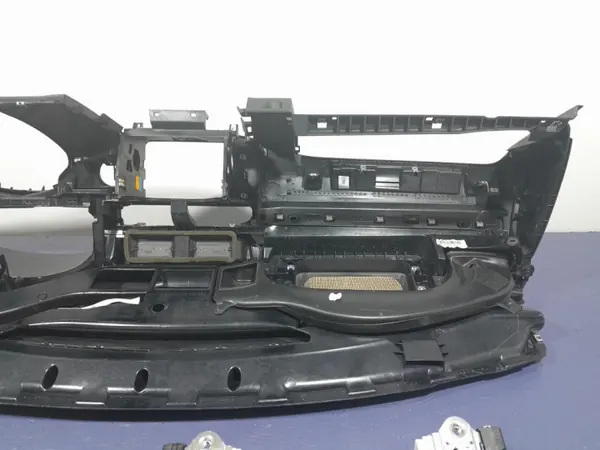 Console Tableau de Bord VW Passat B6 OEM Lochow-328073- image 10