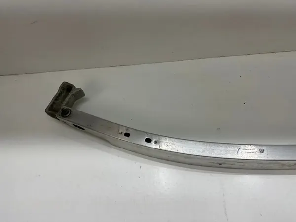 Etupuskuri vahvistus Tesla Y image 2