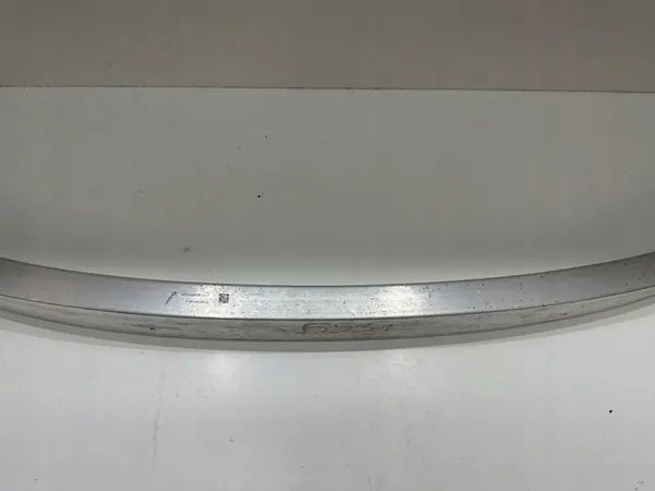 Etupuskuri vahvistus Tesla Y image 3