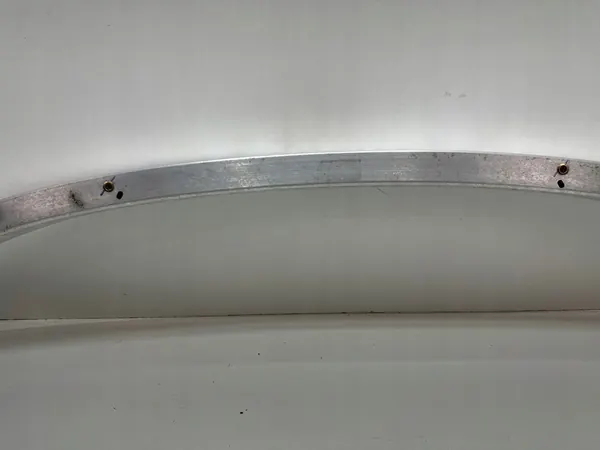 Etupuskuri vahvistus Tesla Y image 9