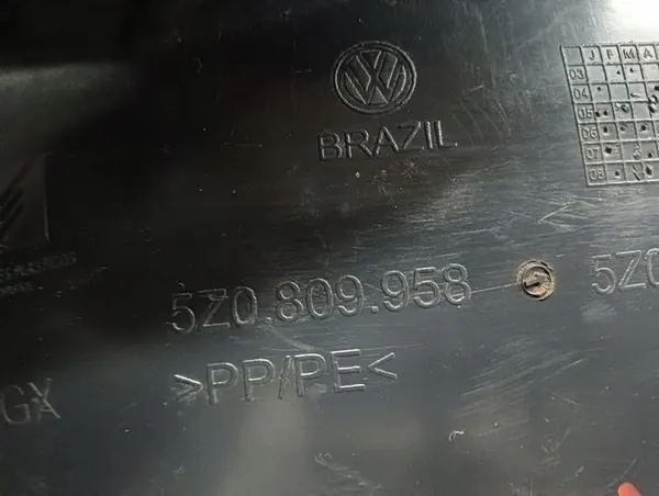 VW FOX Etu Oikea Lokasuoja 5Z0809958 image 5
