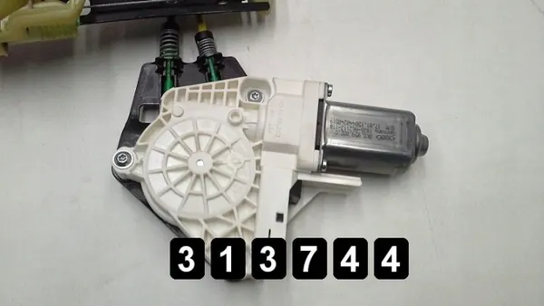 Audi A1 Ikkunanohjain OEM AM-313744 Käytetty image 3