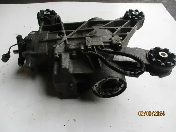 Takadifferentiäali VW TIGUAN 5N0 1.4TSI PGA 0AY525010F image 3