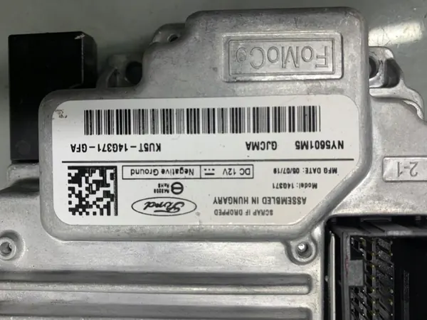 Módulo GPS Ford Fiesta MK8 OEM NY5601M5 - Usado image 3