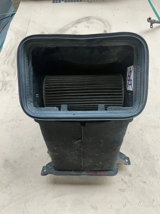 Boîtier de filtre à air Mercedes-Benz Sprinter W906 VHB4108 image 1