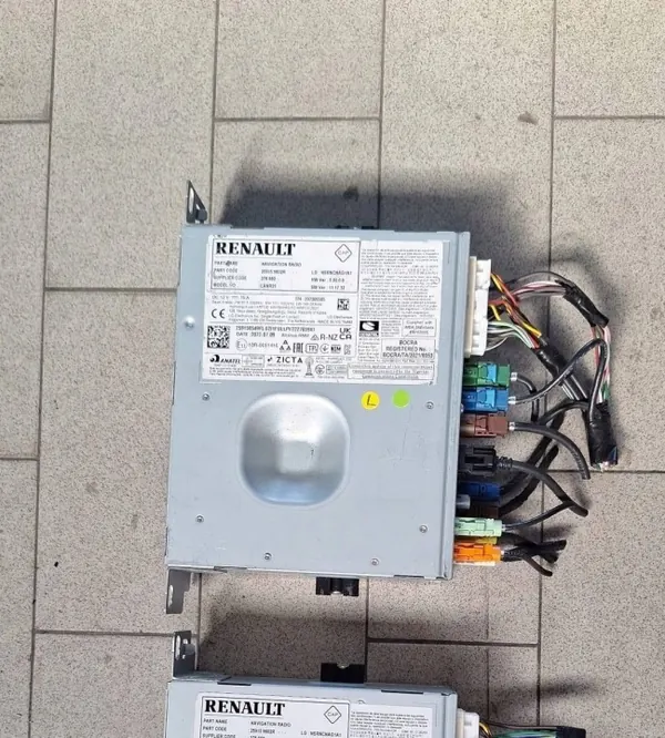 Multimedia-Station Renault Austral OEM 259159602R image 2