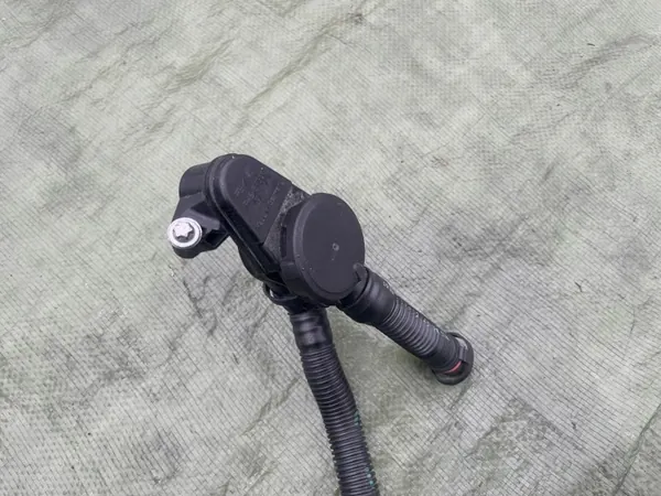 Porsche OEM 94610722977 vevhusventilationsventil höger image 5