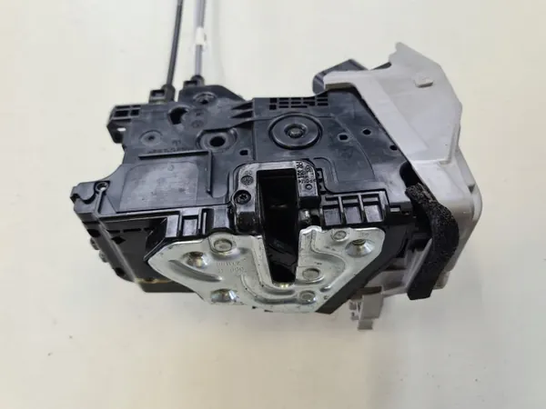 Zentralverriegelung Vorne Rechts OEM 81320-J9010 Hyundai Kona image 5