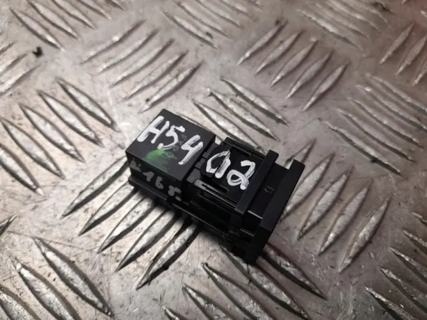 Toyota Yaris USB-Eingabegerät OEM FXP0 2022 image 3