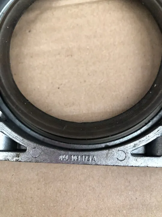 Öljytihentimen kotelo Audi A3 8V VW 1.6 2.0 TDI image 3