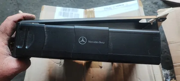 Cambiador CD Mercedes OEM A2038209089 para SL R230 CLK W209 image 2