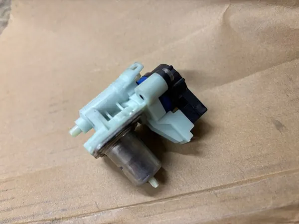 Sensor válvula AdBlue OEM 98001576 - Mercedes Volvo BMW image 2