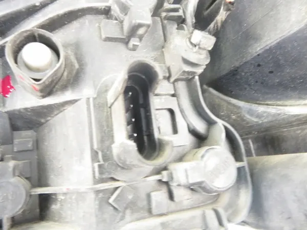 FIAT LINEA 07-15 LUZ TRASERA IZQUIERDA SEDÁN OEM 51753758 image 5