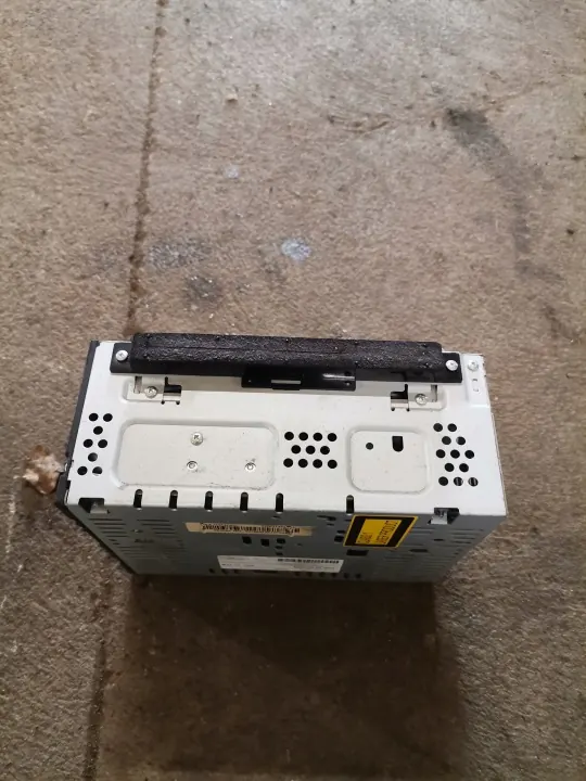 Rádio Ford Kuga II OEM CV4T-19C107-GG - Usado image 2